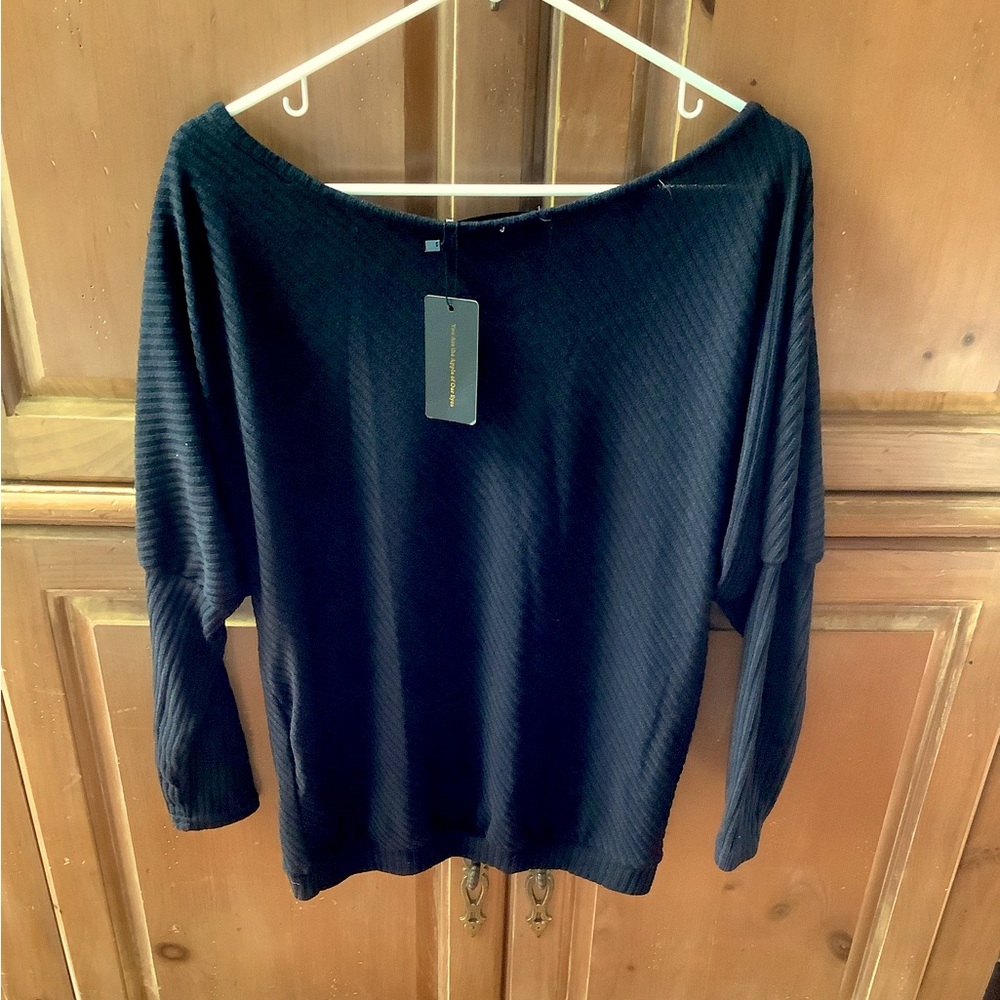 WOMEN’S OFF SHOULDER BAT WINGS LOOSE PULLOVER SWEATER, BLACK, MEDIUM. NWT.
